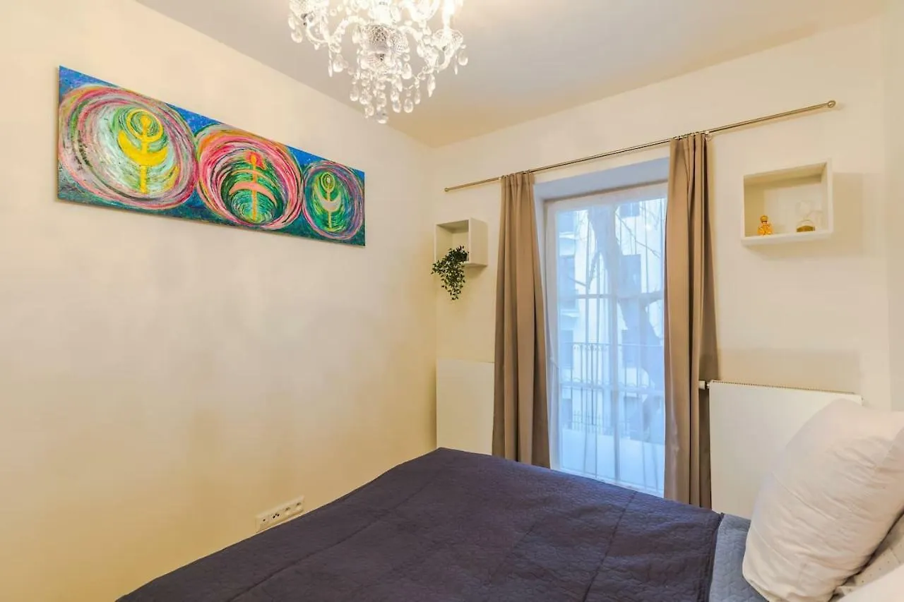 Chateau Savoy, Serikova 8 Apartment Prague