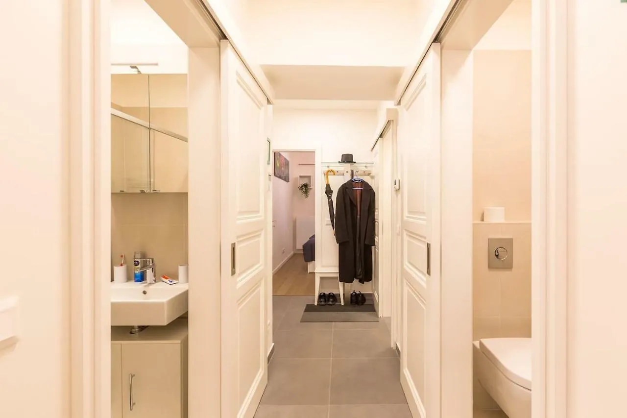 Chateau Savoy, Serikova 8 Apartment Prague