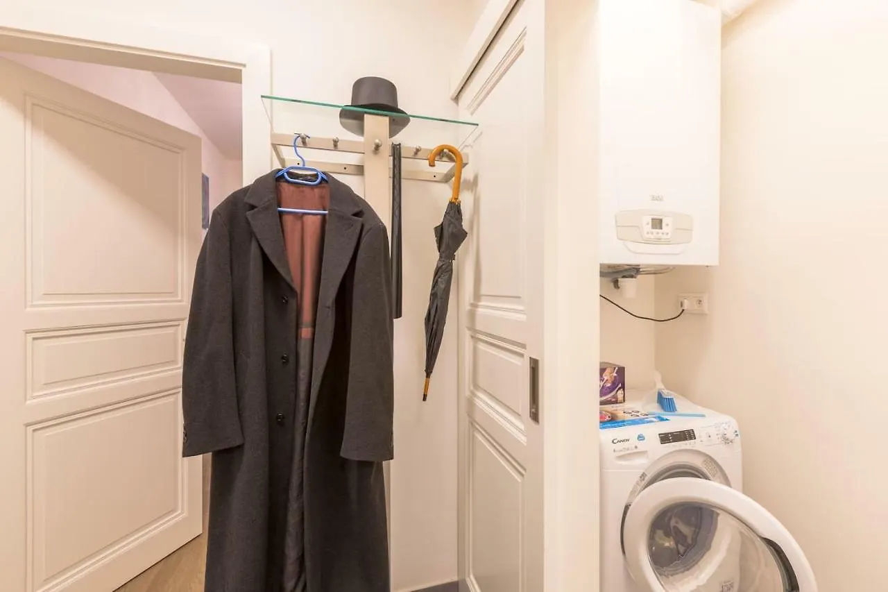 Chateau Savoy, Serikova 8 Apartment Prague