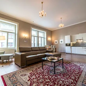  Apartment ✰downtown Grand - Old Town Location✰